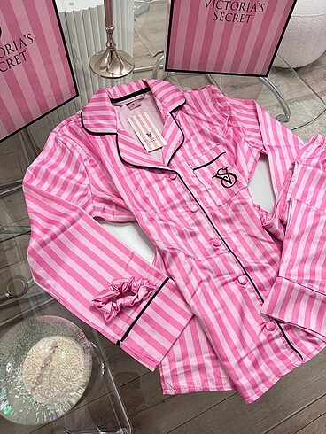 xl Beden VICTORIA SECRET BASKILI PİJAMA TAKIMI XL beden