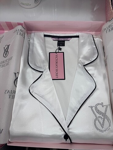 m Beden VICTORIA SECRET BASKILI PİJAMA TAKIMI M BEDEN