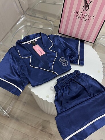 s Beden VICTORIA SECRET BASKILI PİJAMA TAKIMI S BEDEN