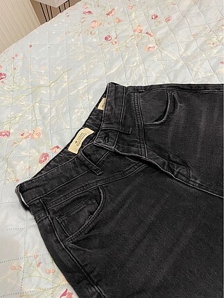 Colins mom jean