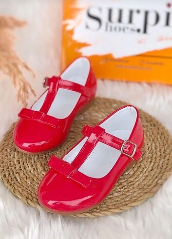 Kız Bebek Kırmızı Rugan Ayakkabı