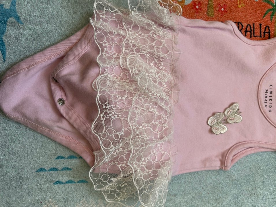 Dantel Detaylı Pembe Kız Bebek Askılı Body - Görsel 2