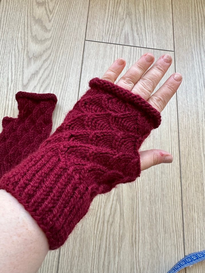 Bordo Örgü Parmaksız Kadın Eldiveni - Görsel 4