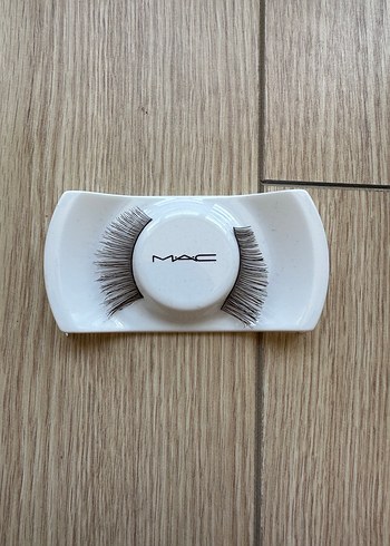 MAC Takma Kirpik - Görsel 2