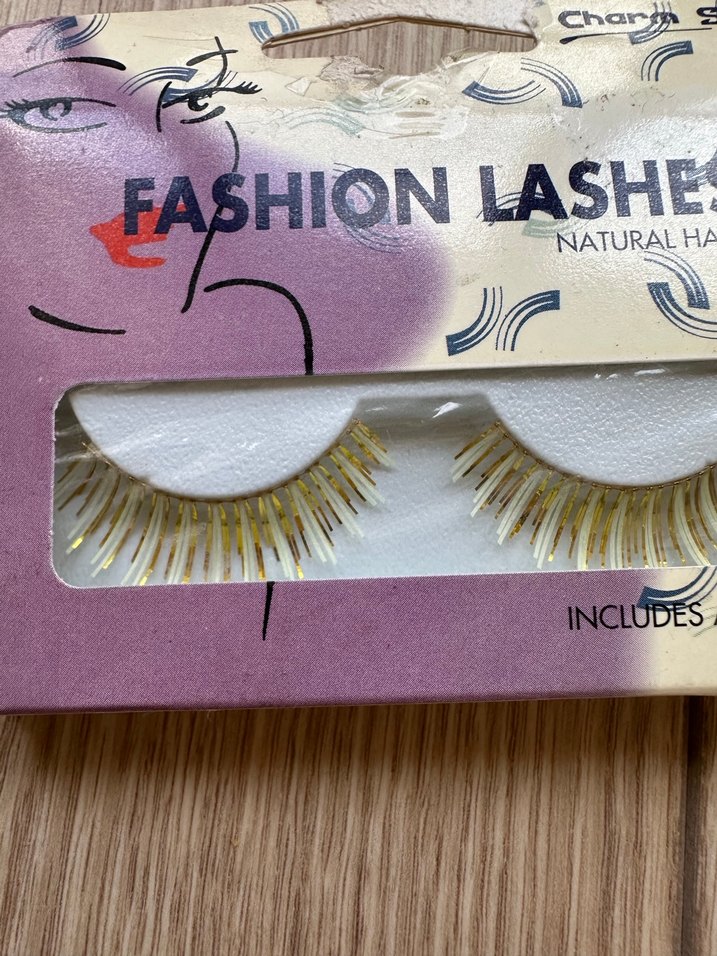 Altın Renkli Takma Kirpik - Görsel 2