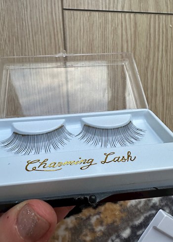 Charming Lash Parlak Siyah Takma Kirpik - Görsel 4