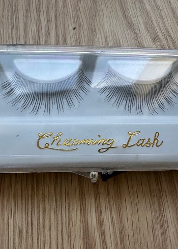 Charming Lash Parlak Siyah Takma Kirpik - Görsel 2