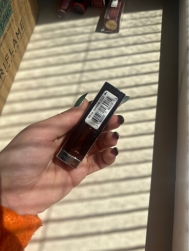 Maybelline ruj 770 numara ışıltılı