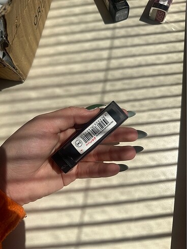 Maybelline ruj yeşil