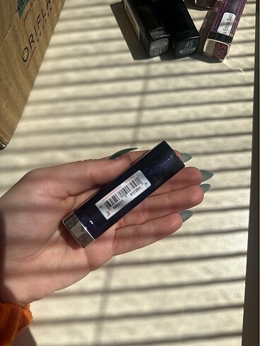 Maybelline lacivert ruj