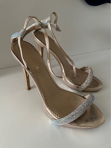 Gold taşlı abiye topuklu ayakkabı - Görsel 4