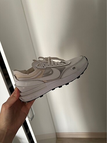 Nike beyaz ayakkabı - Görsel 2