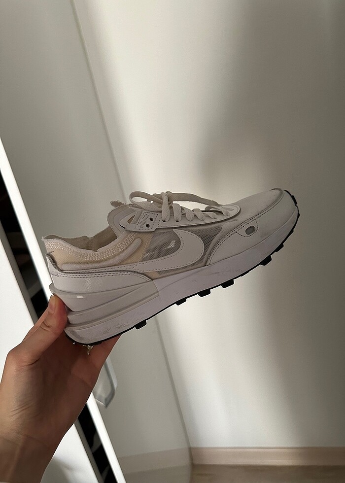 Nike beyaz ayakkabı - Görsel 2