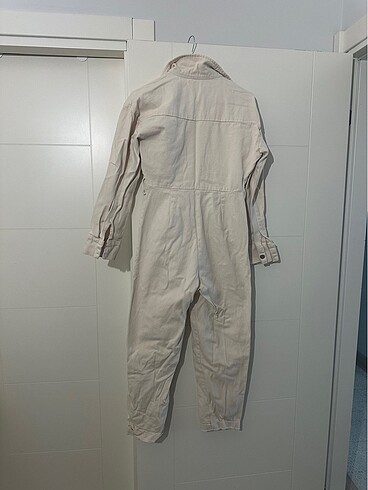 Krem düğmeli kemerli tulum - Görsel 5