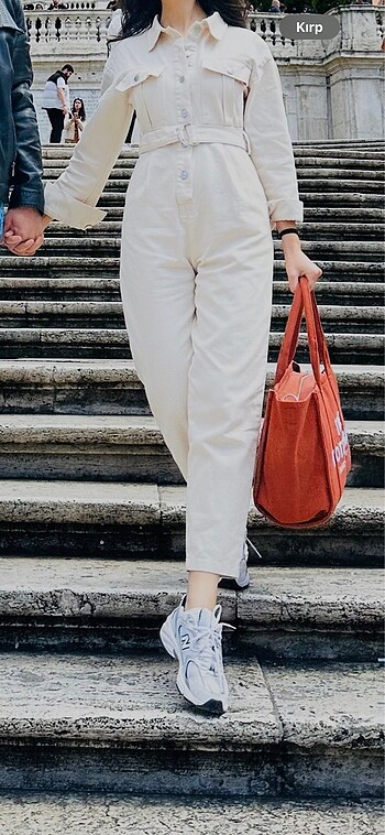 Krem düğmeli kemerli tulum - Görsel 6