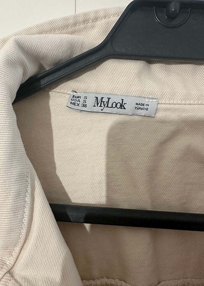 Krem düğmeli kemerli tulum - Görsel 3