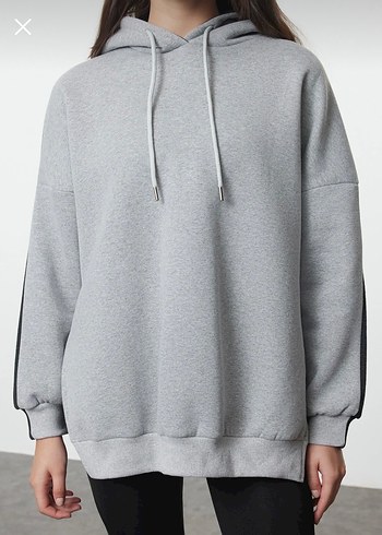 Kadın Gri Kapüşonlu Yan Yırtmaçlı Sweatshirt - Görsel 3