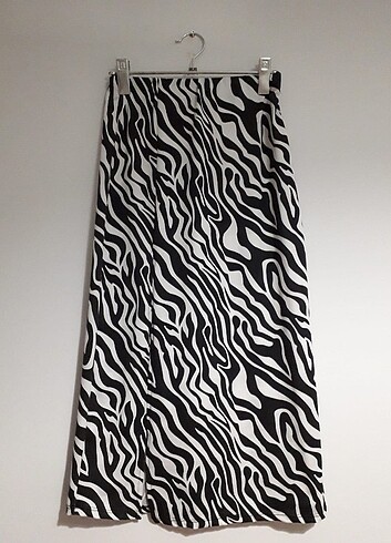 Zebra desen yırtmaçlı etek