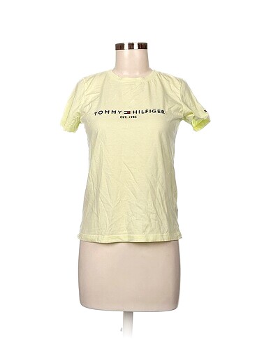 Tommy Hilfiger T-shirt %70 İndirimli.