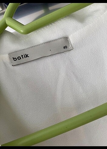 40 Beden beyaz Renk Batik marka kap