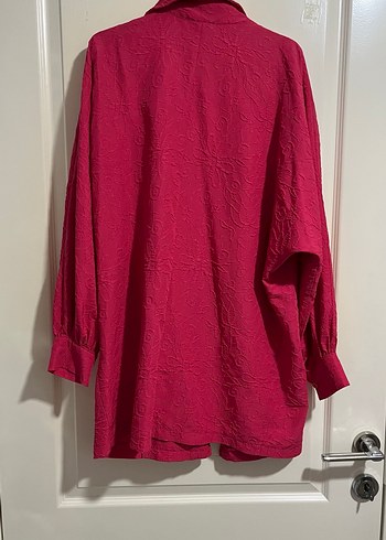 Uzun Kollu Koyu Pembe Keten Gömlek - Görsel 3