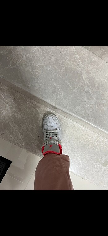 NİKE JORDAN