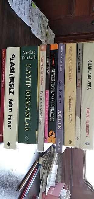 Yürümek, Olasılıksız, Kayıp Romanlar, Ferrarisini satan bilge, S