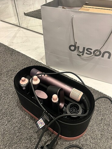 Dyson airwrap