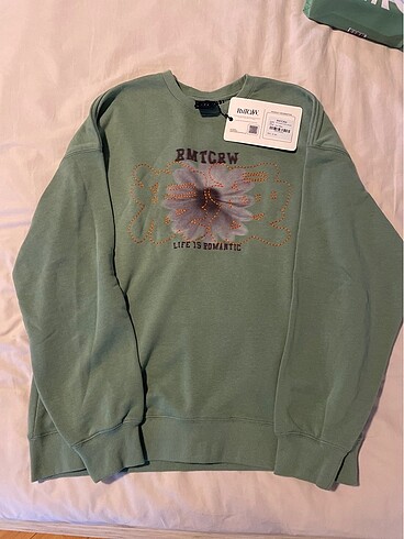 Güney Kore?den nakışlı sweatshirt