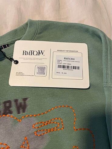 Diğer Güney Kore?den nakışlı sweatshirt
