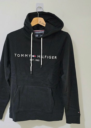 Tommy Hilfiger s