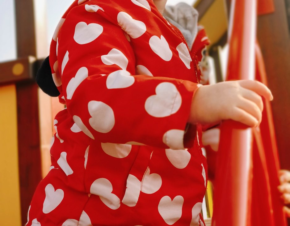 Kırmızı Puantiyeli Minnie Mouse Kız Mont - Görsel 2