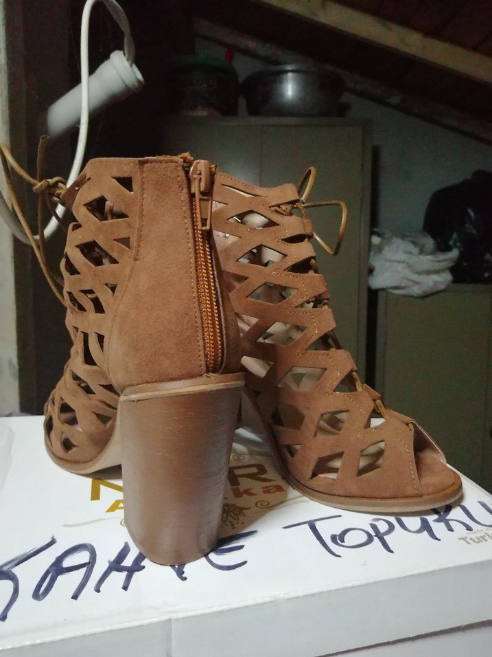 Bej Süet Bağcıklı Dolgu Topuklu Kadın Sandalet - Görsel 4