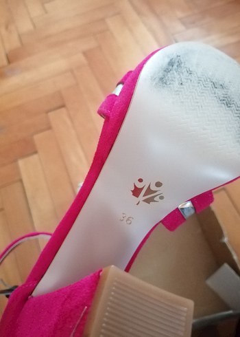 Pembe Süet Tokalı Yüksek Topuklu Çizgili Kadın Ayakkabı - Görsel 3