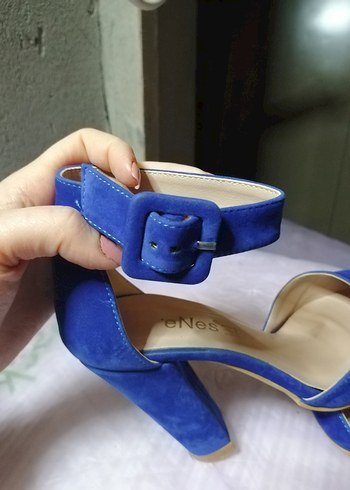 Klasik Mavi Süet Tokalı Topuklu Ayakkabı - Görsel 9