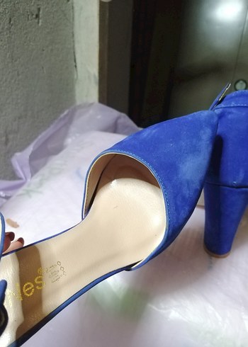 Klasik Mavi Süet Tokalı Topuklu Ayakkabı - Görsel 4