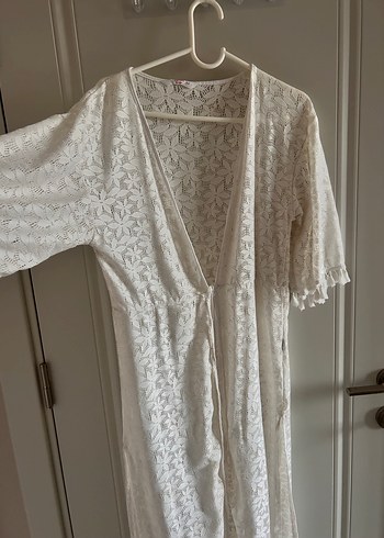 Uzun Beyaz Bohem Nakışlı Kadın pareo - Görsel 2