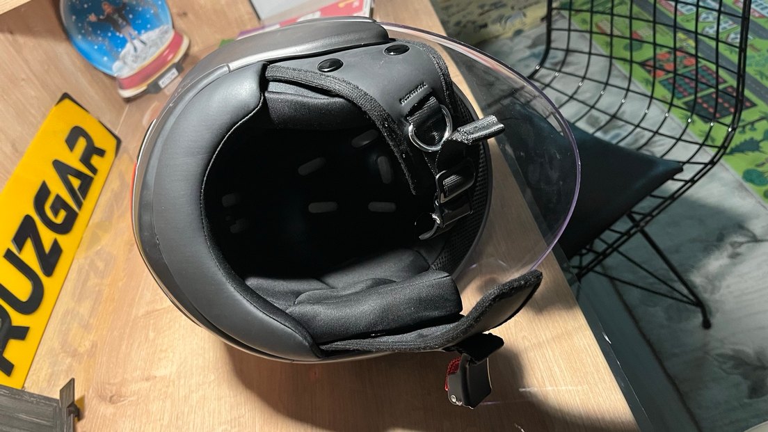 Gri Baskılı Kilitli Biker Motosiklet Kaskı - Görsel 5