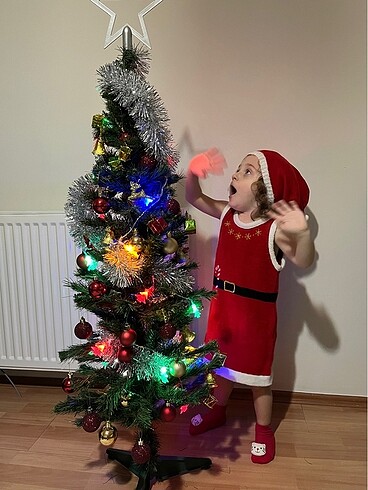 LC Waikiki Bebek Noel elbisesi