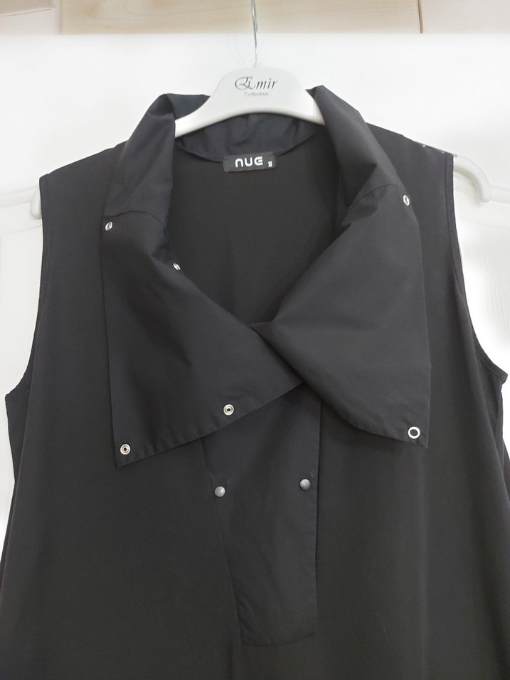 Düğmeli Siyah Kolsuz  Tulum - Görsel 3