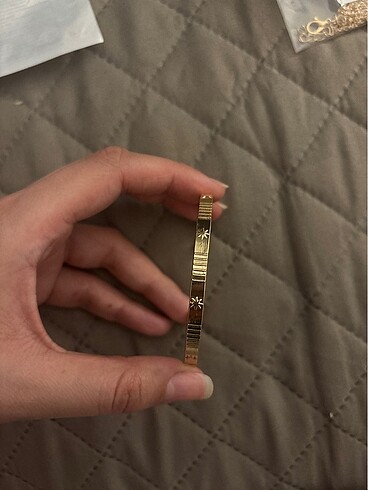 E.L.F Gold kelepçe bilezik