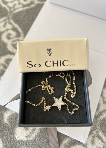 Altın Renkli Zincir Detaylı Mini Kolye - Görsel 2