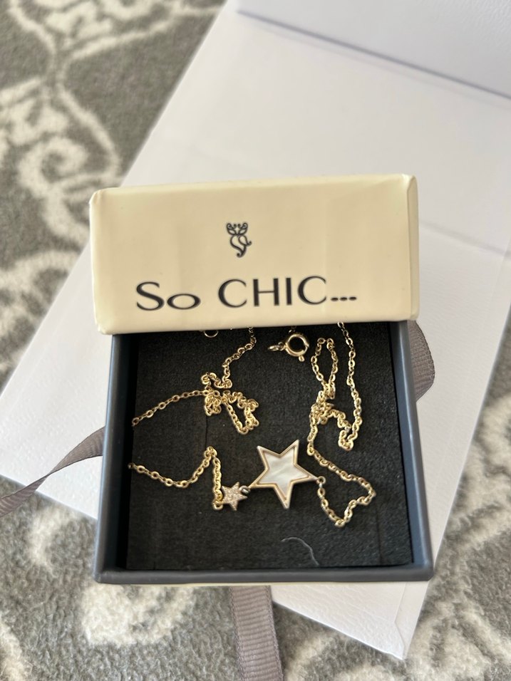 Altın Renkli Zincir Detaylı Mini Kolye - Görsel 2