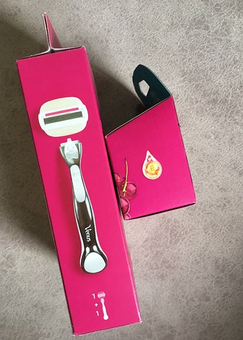 Gillette Venus Comfortglide traş Bıçağı seti 1+4 - Görsel 5