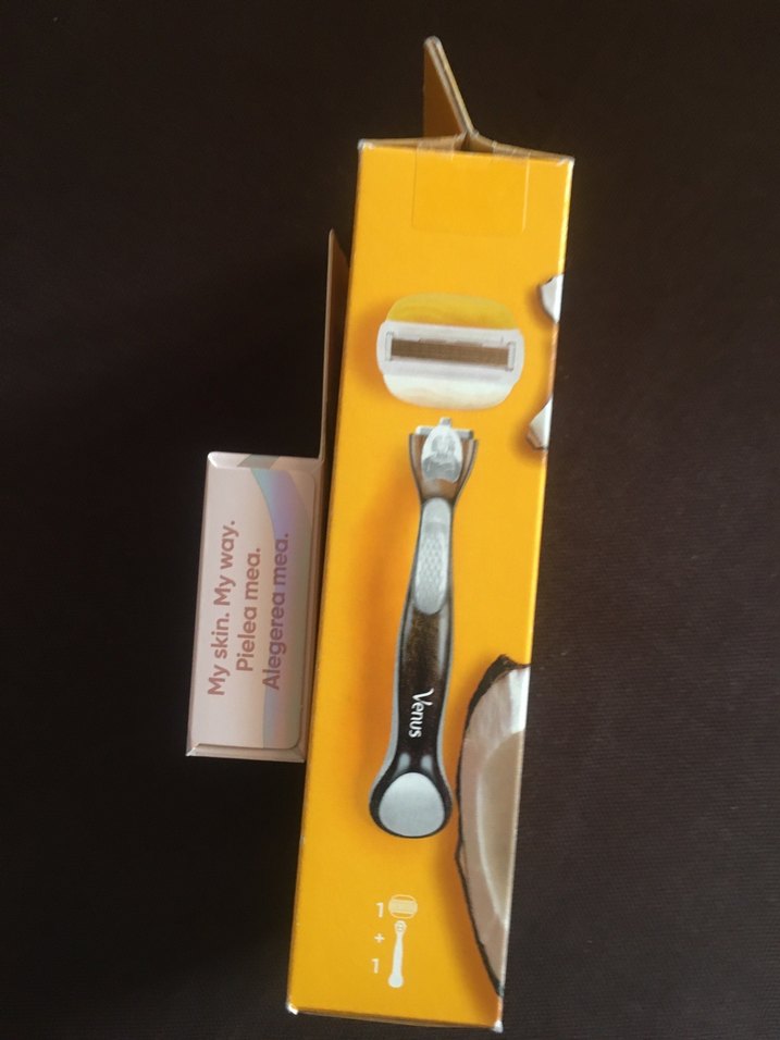 Gillette Venus Comfortglide Tıraş Makinesi ve Yedek - Görsel 3