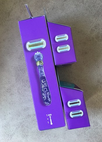 Beden Renk Gillette Venus Deluxe Smooth Swirl Tıraş Seti 1+5