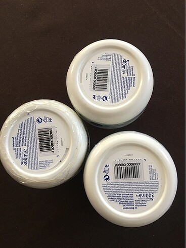 Beden 3 adet nivea krem 300ml.hediyeli ürün