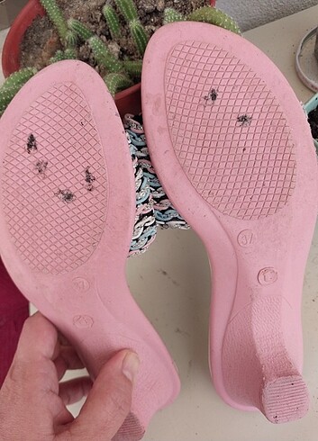 37 Beden YENI 37NUMARA DOLGU TOPUK TERLIK 