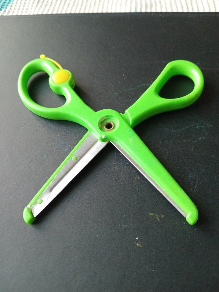 Renkli Yeşil Çocuk Makası - Görsel 4