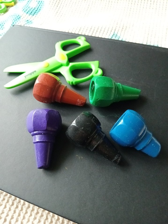 Renkli Okul Aktivite Malzemeleri - Görsel 4